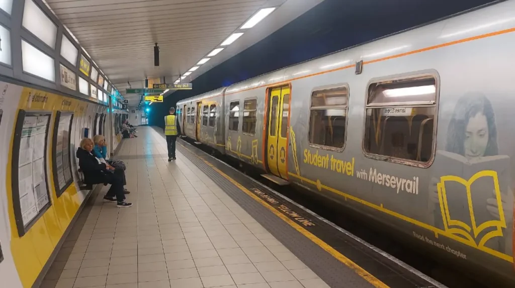 Liverpool City Centre Living vs Suburban Life: Which Is Better? 2 Liverpool City Centre Living vs Suburban Life: Which Is Better?