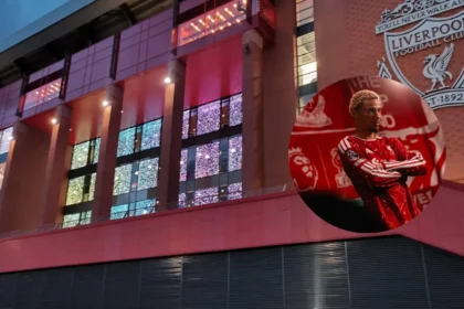 Liverpool Squad Poses for New Premier League Campaign