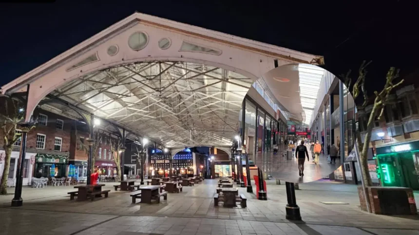 Knifeman covered in blood scares Warrington mall families