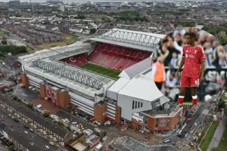 Liverpool £530k weekly injury blow Isak and Gakpo out