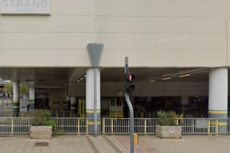 What is the public transport layout in Bootle