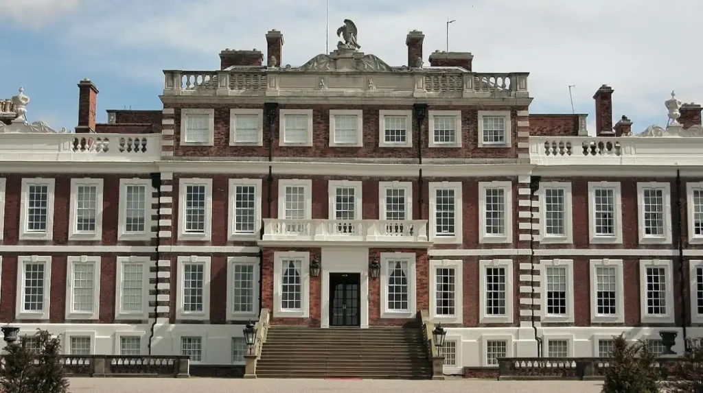 Is Huyton a Suitable Base for Visitors to Liverpool?