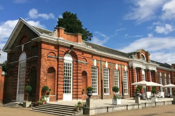 Which Hotels and Areas Are Best to Stay Near Kensington, Liverpool